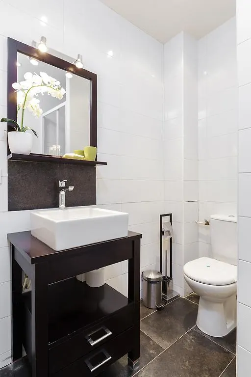 Appartement Blanc Et Gris Paris Apartment